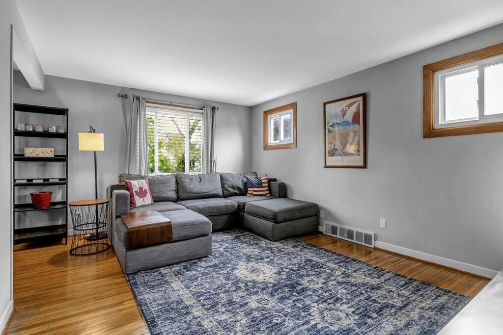 Gorgeous 2 Queen Bedroom Apartment In North Buffalo With 70 Inch Tv Exterior photo